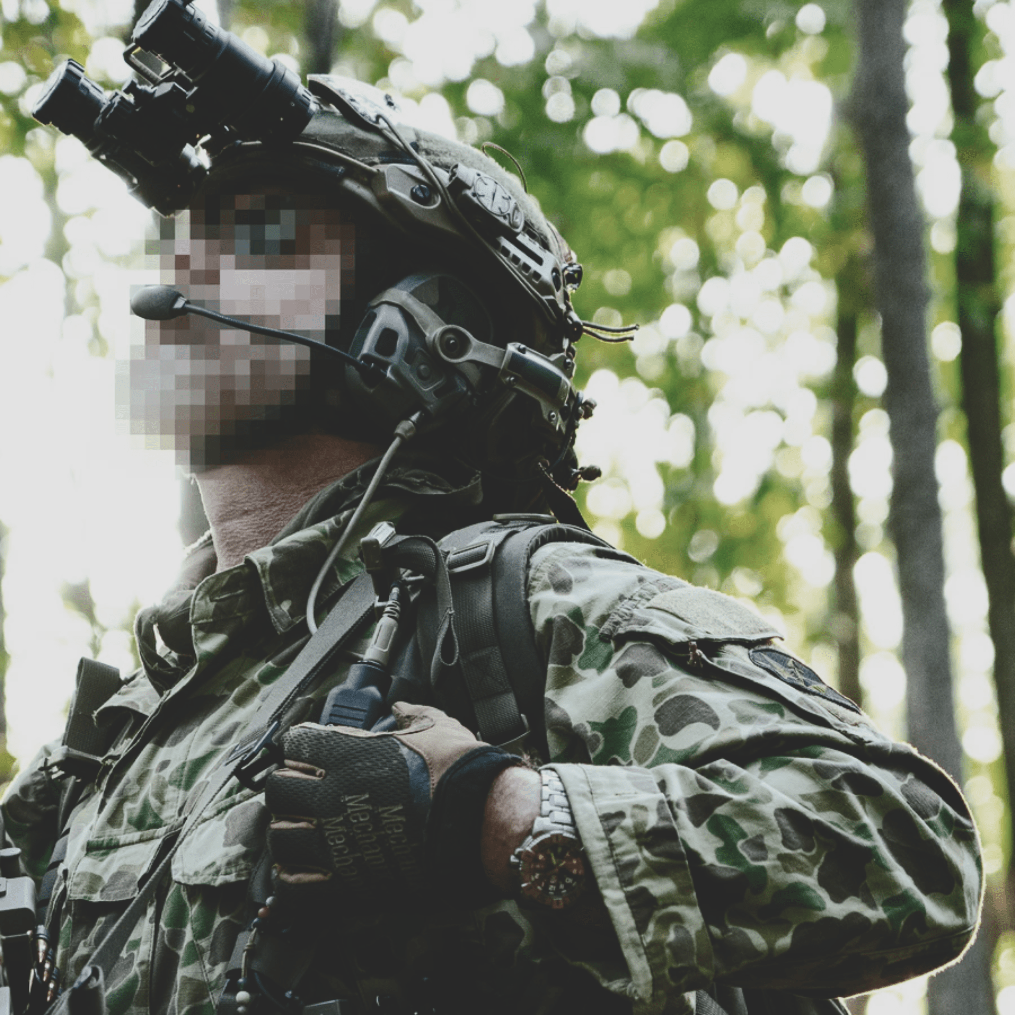 【USED】 MILITARY COMMUNICATIONS Edited 97 Constant Able, Advanced Tactical PTT, Motorola