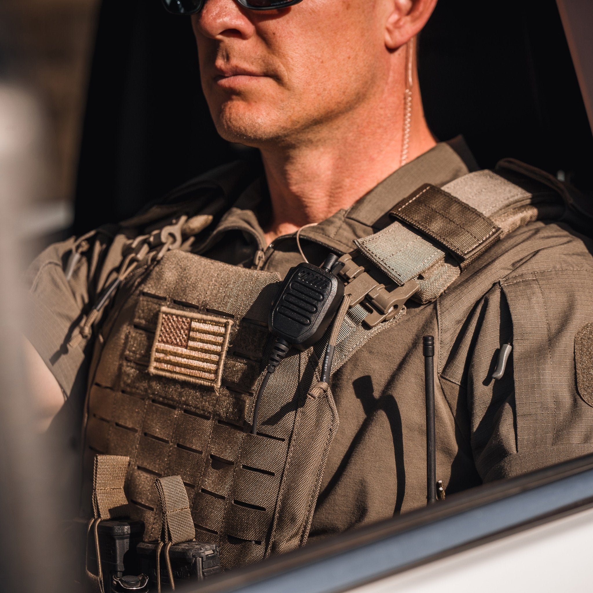 TRIAD™ Waterproof (IP68) PTT/Mic, Quick Disconnect, HDLO™ Earpiece - Sheepdog Microphones